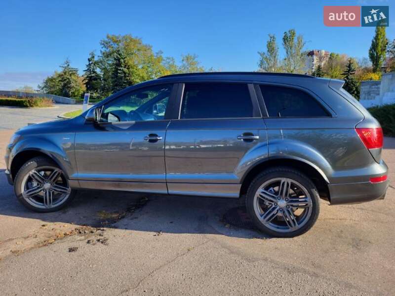 Позашляховик / Кросовер Audi Q7 2015 в Черкасах