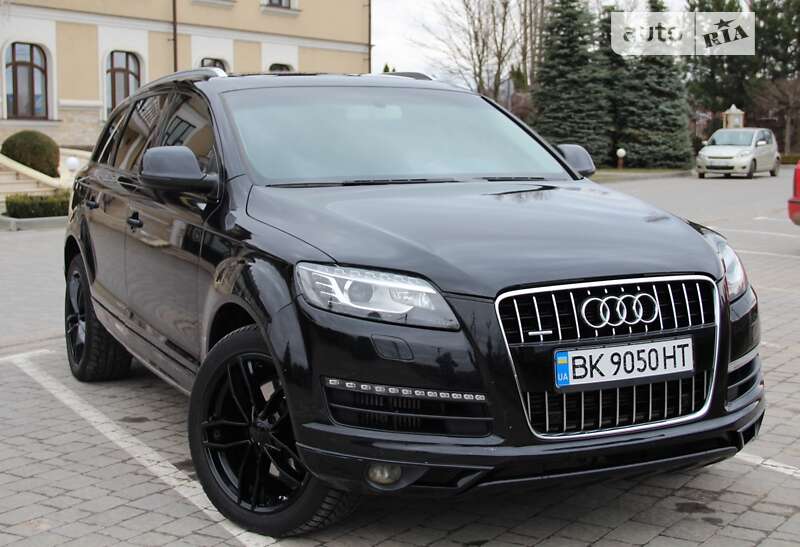 Внедорожник / Кроссовер Audi Q7 2010 в Сарнах