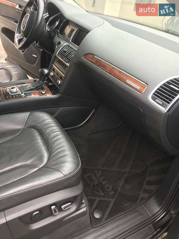 Позашляховик / Кросовер Audi Q7 2012 в Житомирі