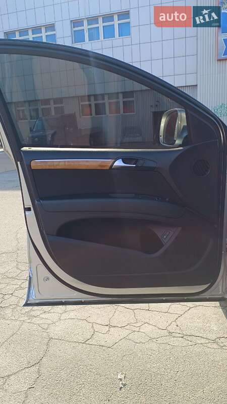 Внедорожник / Кроссовер Audi Q7 2006 в Киеве