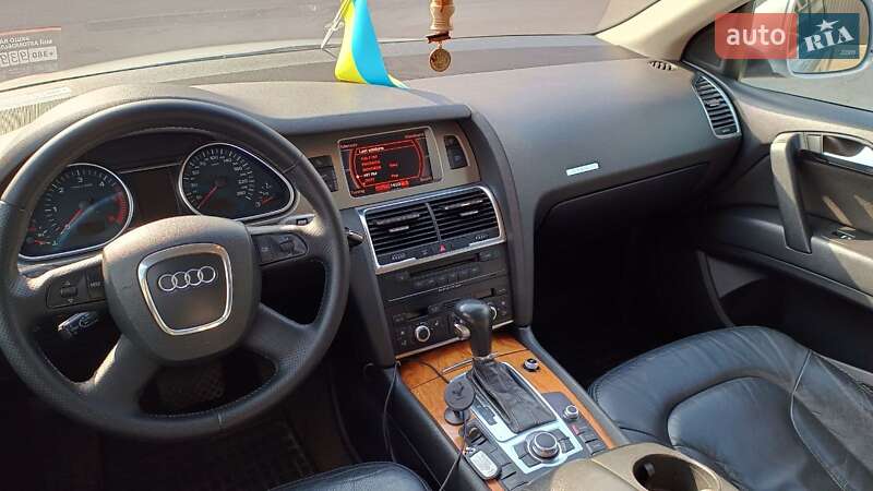 Внедорожник / Кроссовер Audi Q7 2006 в Киеве