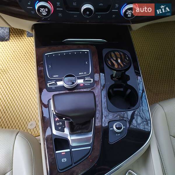 Позашляховик / Кросовер Audi Q7 2017 в Сумах