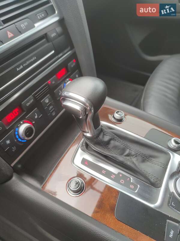 Внедорожник / Кроссовер Audi Q7 2011 в Березане