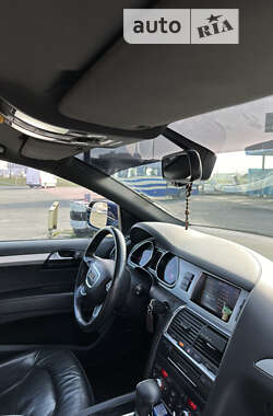 Внедорожник / Кроссовер Audi Q7 2010 в 