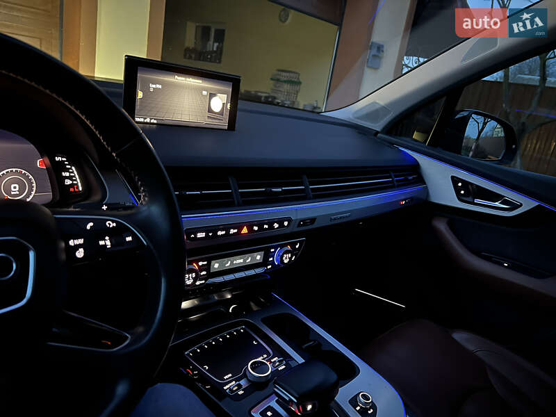 Внедорожник / Кроссовер Audi Q7 2016 в Луцке