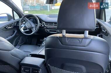 Позашляховик / Кросовер Audi Q7 2017 в 