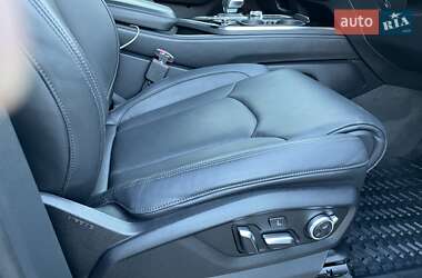 Позашляховик / Кросовер Audi Q7 2017 в 