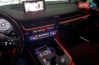 Позашляховик / Кросовер Audi Q7 2017 в 