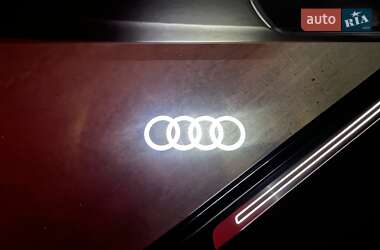 Позашляховик / Кросовер Audi Q7 2017 в 