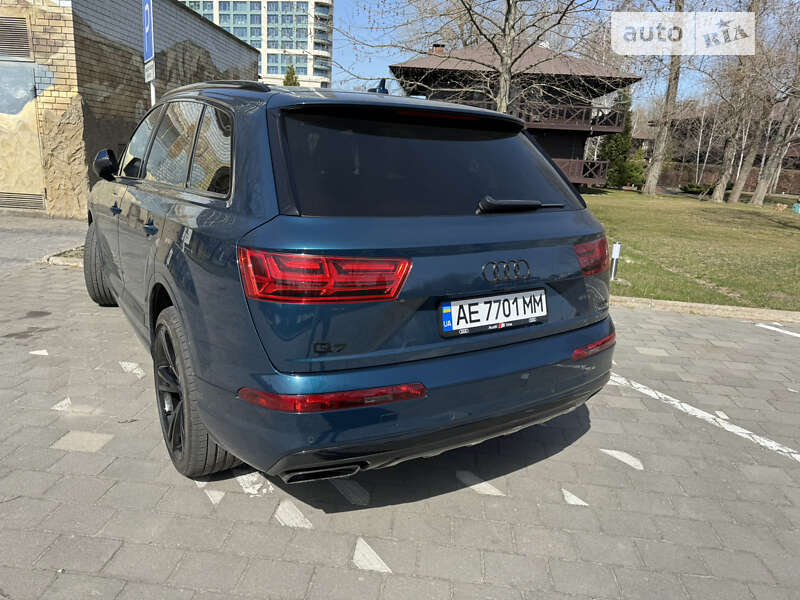 Внедорожник / Кроссовер Audi Q7 2017 в Днепре