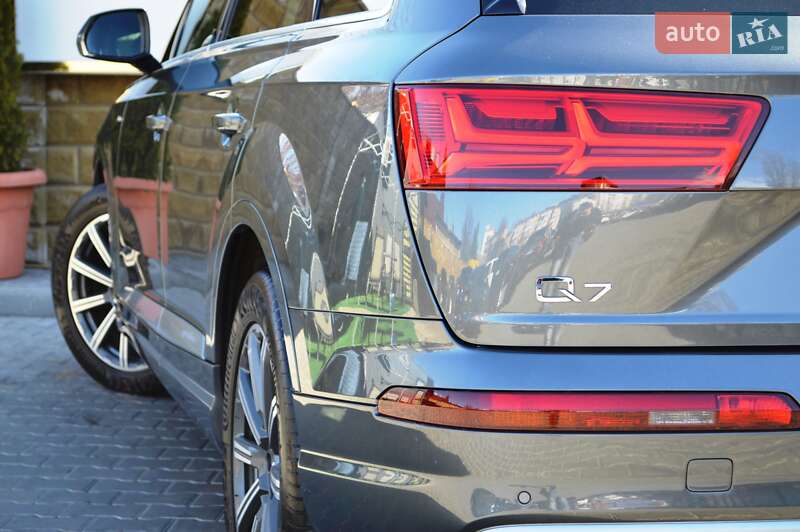 Внедорожник / Кроссовер Audi Q7 2017 в Одессе