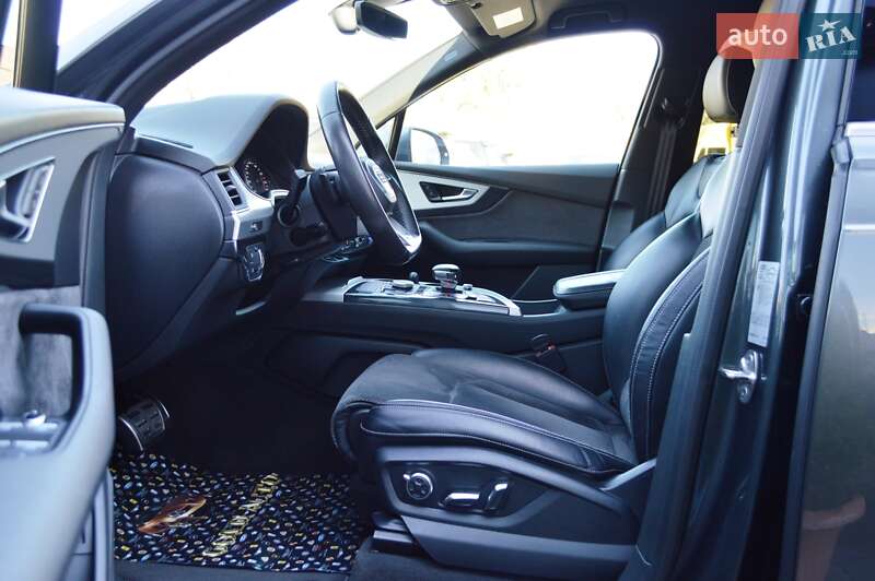Внедорожник / Кроссовер Audi Q7 2017 в Одессе