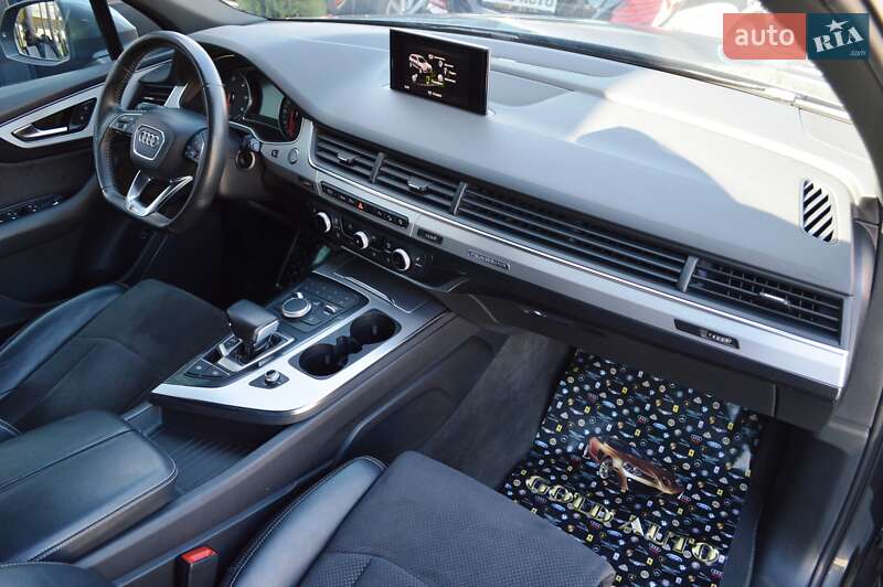 Внедорожник / Кроссовер Audi Q7 2017 в Одессе