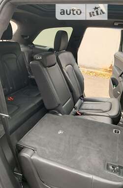 Внедорожник / Кроссовер Audi Q7 2015 в 