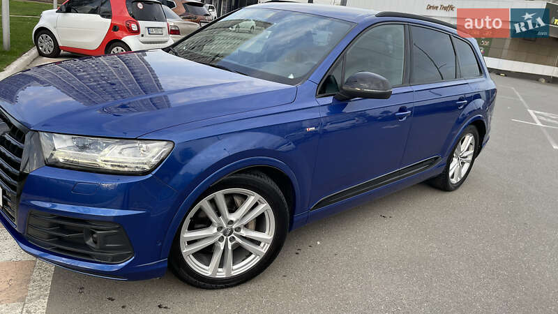 Позашляховик / Кросовер Audi Q7 2017 в Києві
