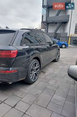 Внедорожник / Кроссовер Audi Q7 2016 в 