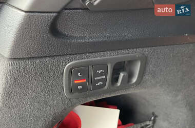 Позашляховик / Кросовер Audi Q7 2017 в 