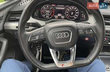 Позашляховик / Кросовер Audi Q7 2017 в 