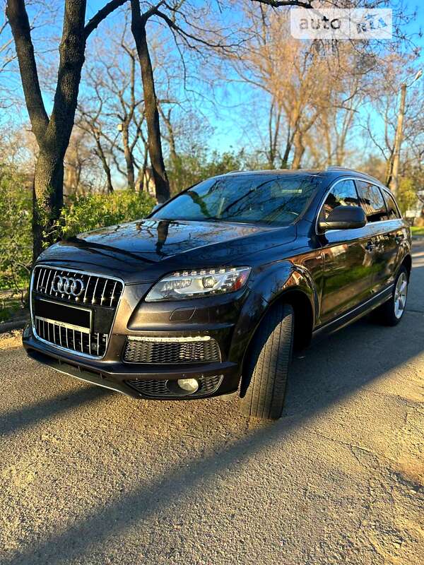 Позашляховик / Кросовер Audi Q7 2013 в Одесі