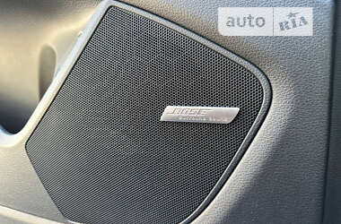Внедорожник / Кроссовер Audi Q7 2015 в 