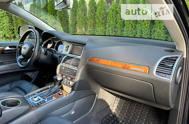 Внедорожник / Кроссовер Audi Q7 2015 в 