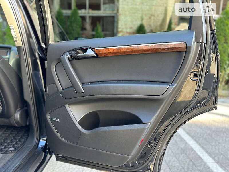 Внедорожник / Кроссовер Audi Q7 2015 в Львове