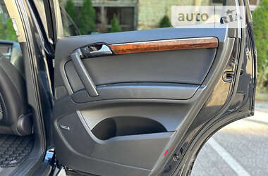 Внедорожник / Кроссовер Audi Q7 2015 в 