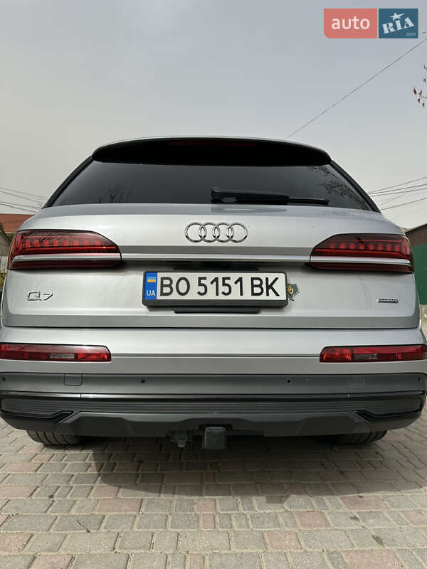 Позашляховик / Кросовер Audi Q7 2020 в Заліщиках