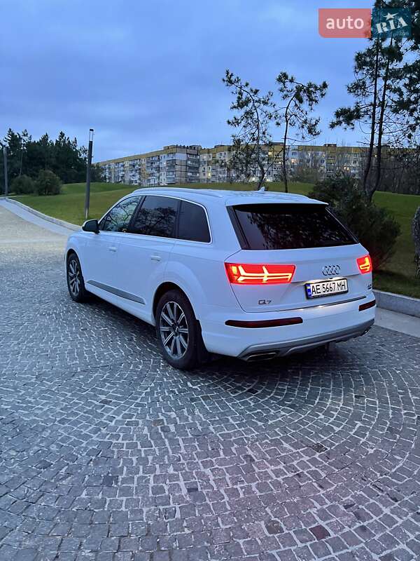 Внедорожник / Кроссовер Audi Q7 2018 в Днепре