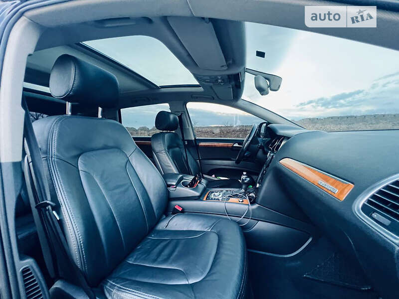 Позашляховик / Кросовер Audi Q7 2013 в Білгороді-Дністровському