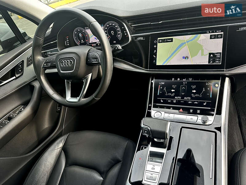 Позашляховик / Кросовер Audi Q7 2020 в Ужгороді