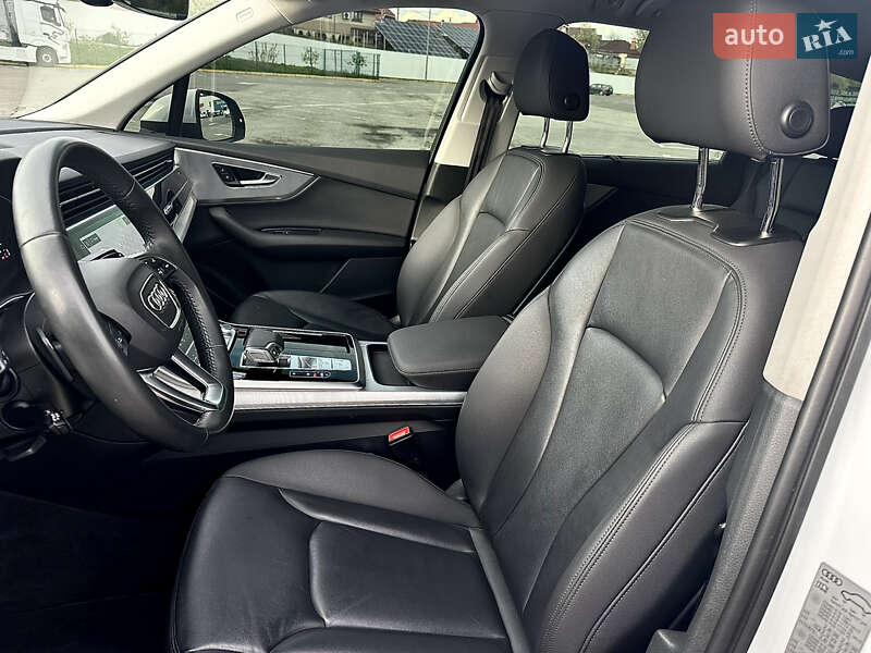 Позашляховик / Кросовер Audi Q7 2020 в Ужгороді