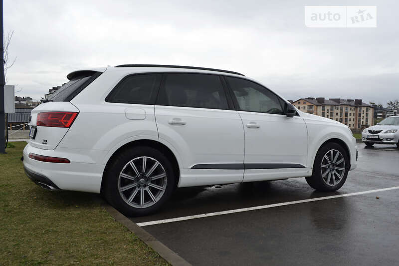 Внедорожник / Кроссовер Audi Q7 2018 в Ровно