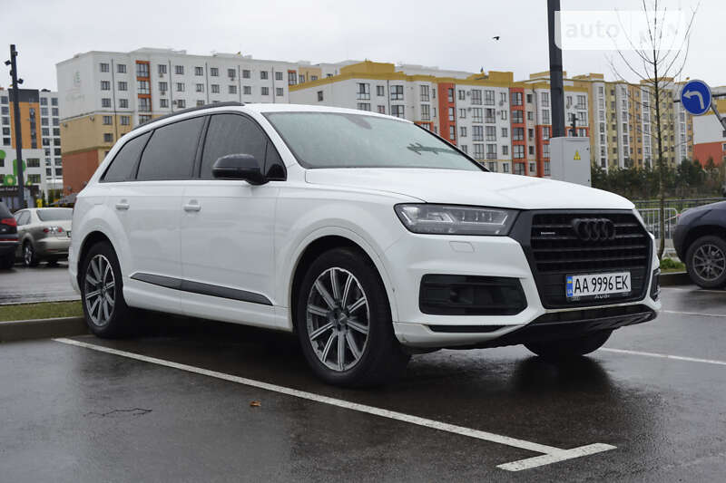 Внедорожник / Кроссовер Audi Q7 2018 в Ровно