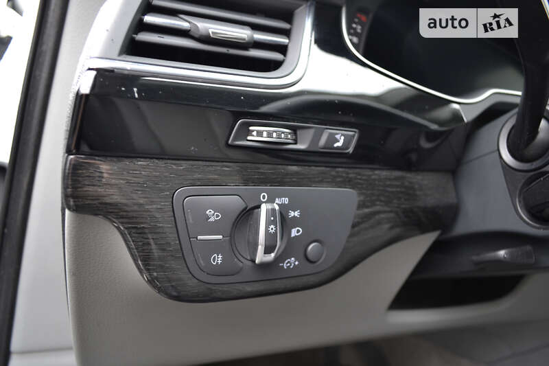 Внедорожник / Кроссовер Audi Q7 2018 в Ровно