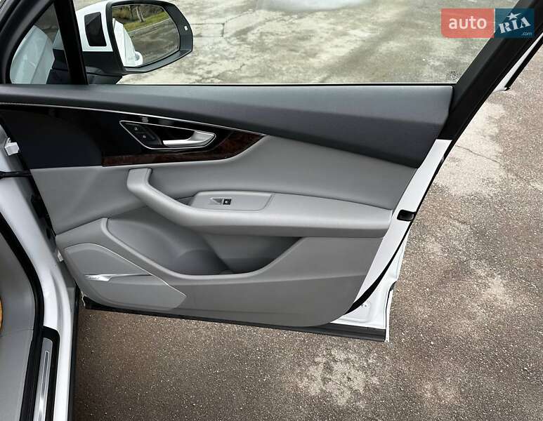 Внедорожник / Кроссовер Audi Q7 2017 в Ивано-Франковске