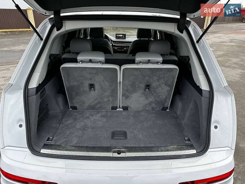 Внедорожник / Кроссовер Audi Q7 2017 в Ивано-Франковске