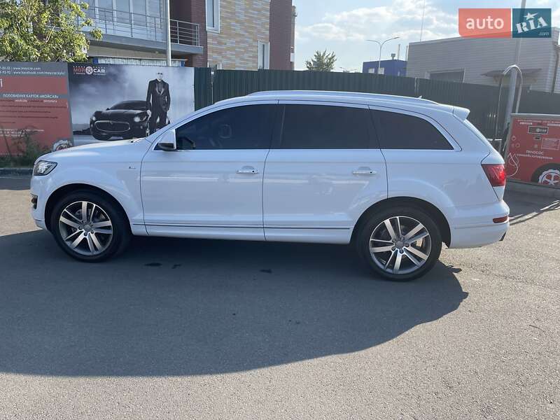 Позашляховик / Кросовер Audi Q7 2013 в Києві
