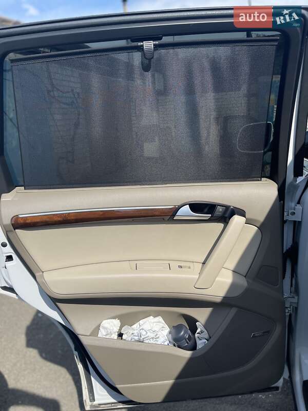 Позашляховик / Кросовер Audi Q7 2013 в Києві