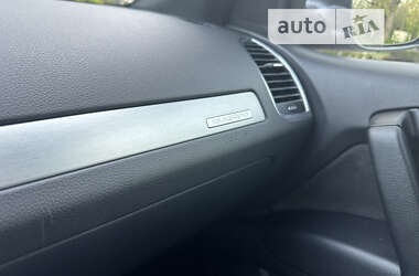Позашляховик / Кросовер Audi Q7 2015 в 