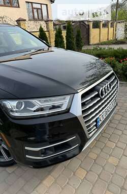 Позашляховик / Кросовер Audi Q7 2017 в Лозовій