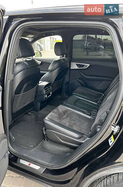 Внедорожник / Кроссовер Audi Q7 2015 в Городке