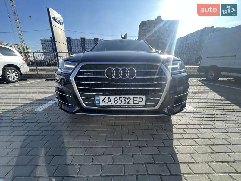 Позашляховик / Кросовер Audi Q7 2016 в Чернігові