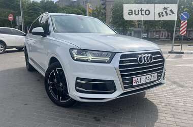 Позашляховик / Кросовер Audi Q7 2017 в Рівному