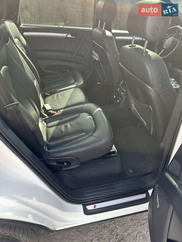 Внедорожник / Кроссовер Audi Q7 2014 в Днепре