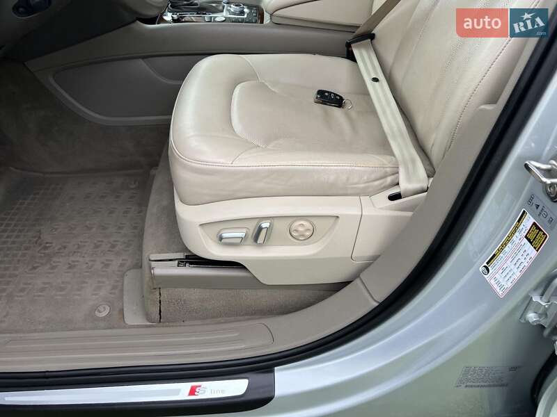 Позашляховик / Кросовер Audi Q7 2013 в Косові