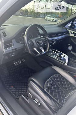Внедорожник / Кроссовер Audi Q7 2016 в 