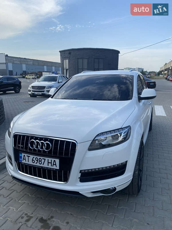 Внедорожник / Кроссовер Audi Q7 2013 в 
