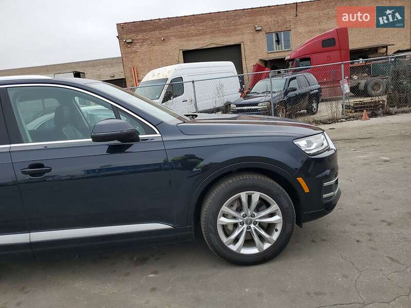 Позашляховик / Кросовер Audi Q7 2016 в Вінниці