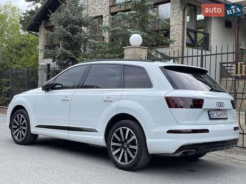 Позашляховик / Кросовер Audi Q7 2017 в Трускавці